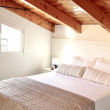 Apartman Lightful Attic At Regina *